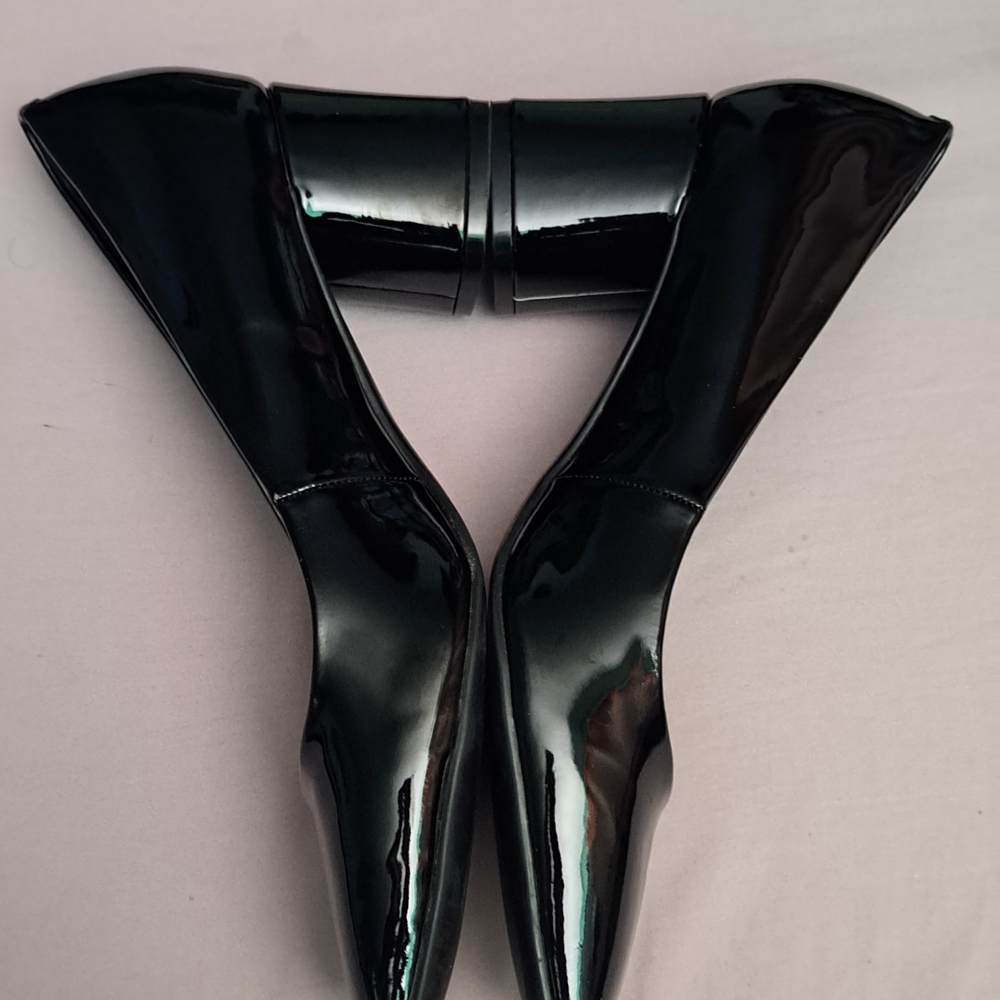 Sold Calvin Klein Square Toe Round Heels - Picture 3 of 4
